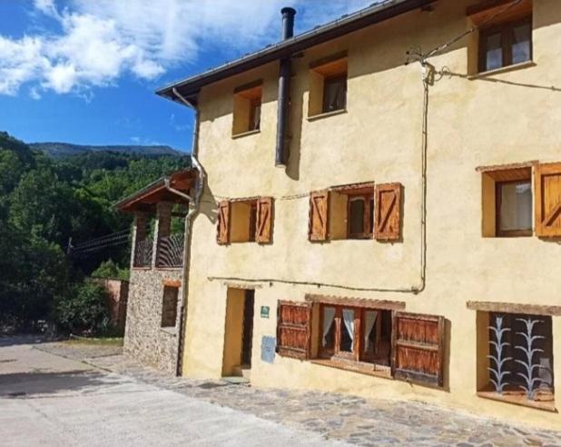 Bed and Breakfast Cal Calau Vega Planoles  Exterior foto